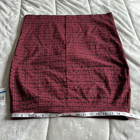 New-89th & Madison-skirt - Picture 4 of 10